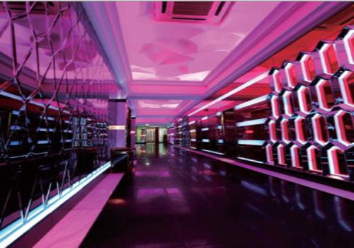 真正展現(xiàn)燈光設(shè)計的魅力，新前線國際俱樂部燈光設(shè)計