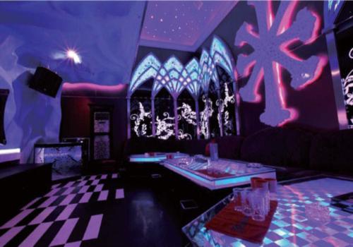 真正展現(xiàn)燈光設(shè)計的魅力，新前線國際俱樂部燈光設(shè)計