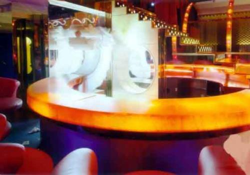 “中國(guó)龍”時(shí)尚酒吧設(shè)計(jì)　　酒吧設(shè)計(jì)展示龍的風(fēng)采