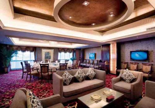 度假酒店設(shè)計(jì)中的山水美景  樟木頭三正半山酒店客房設(shè)計(jì)欣賞