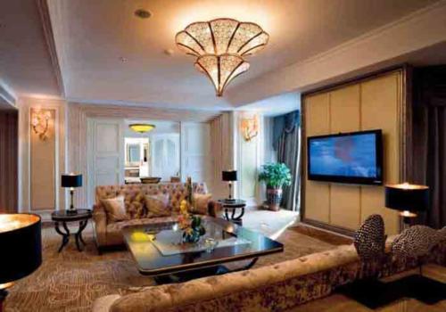 度假酒店設(shè)計(jì)中的山水美景  樟木頭三正半山酒店客房設(shè)計(jì)欣賞