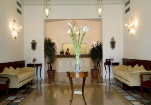 酒店設(shè)計重合   Hotel Manin四星級商務便利型賓館設(shè)計欣賞