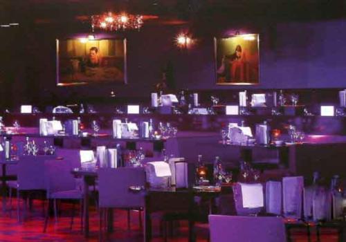 酒吧設(shè)計(jì)規(guī)劃與細(xì)部緊密結(jié)合  成就精彩酒吧設(shè)計(jì)效果圖