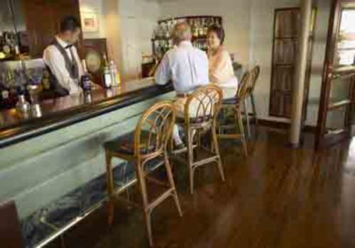 音樂酒吧設(shè)計回味經(jīng)典   卡薩布蘭卡君悅酒吧設(shè)計欣賞