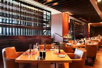 酒吧設(shè)計(jì)與個(gè)性親密接觸   接觸吧酒吧設(shè)計(jì)效果圖欣賞