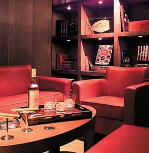 東方亮紅酒雪茄吧設(shè)計(jì)圖:不一樣酒吧設(shè)計(jì)享受
