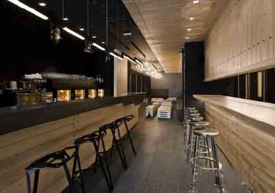 國外紅酒吧設計圖  簡單素雅的原木風格