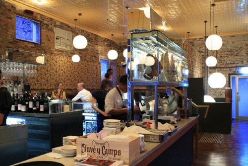 西班牙特色傳統(tǒng)酒吧設(shè)計(jì)   Ortiga酒吧設(shè)計(jì)效果圖欣賞