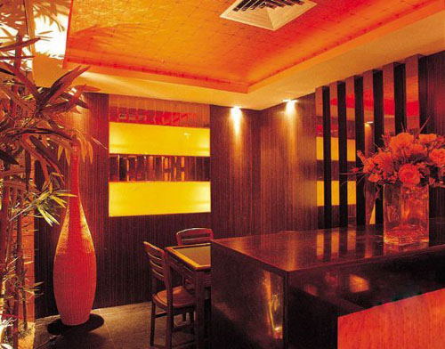 現(xiàn)代中式酒吧設(shè)計圖  感受酒吧設(shè)計混搭風