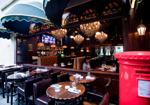 簡歐復(fù)古主題酒吧設(shè)計  成都卡里奧酒吧設(shè)計效果圖欣賞