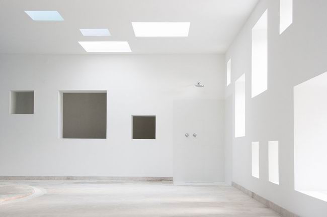 藍(lán)白色調(diào)自然主題的水療中心設(shè)計(jì)