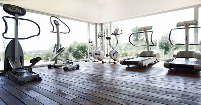 藍(lán)白色調(diào)自然主題的水療中心設(shè)計(jì)