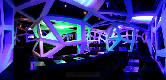 超前衛(wèi)的個(gè)性創(chuàng)意酒吧   Sentidos 酒吧設(shè)計(jì)圖欣賞