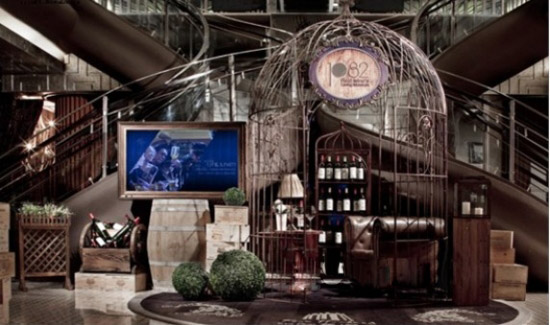 復(fù)古奢華   成都1982紅酒音樂酒吧設(shè)計(jì)欣賞