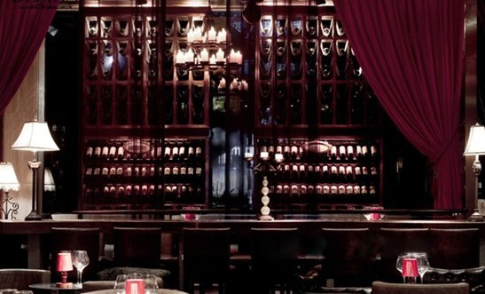 復(fù)古奢華   成都1982紅酒音樂酒吧設(shè)計(jì)欣賞