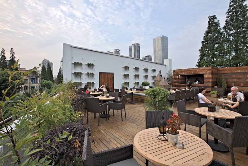 舒適露臺(tái)   The Apartment公寓餐廳酒吧設(shè)計(jì)欣賞