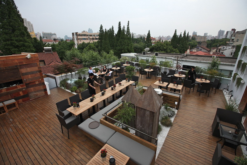 舒適露臺(tái)   The Apartment公寓餐廳酒吧設(shè)計(jì)欣賞