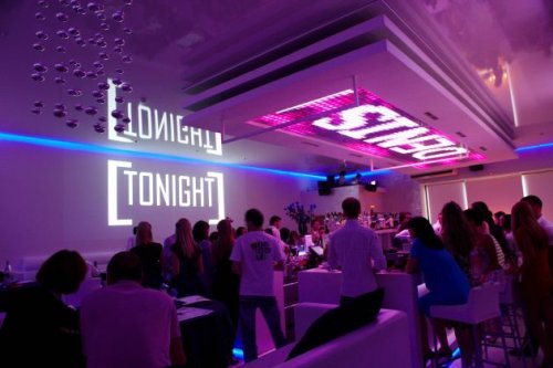 科技與創(chuàng)意   Denispopov個(gè)性酒吧設(shè)計(jì)欣賞