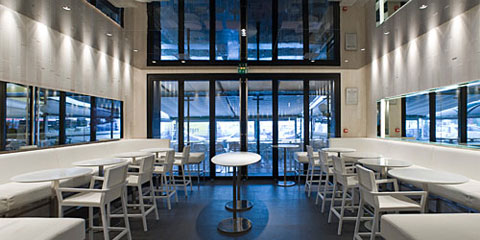 時尚空間   法國圣特羅佩杜港酒吧設計圖欣賞