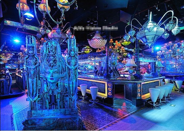重現(xiàn)星球大戰(zhàn)  福州星球主題酒吧設(shè)計(jì)欣賞