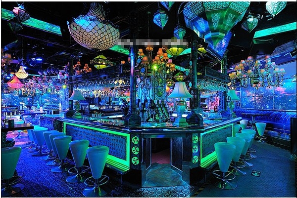 重現(xiàn)星球大戰(zhàn)  福州星球主題酒吧設(shè)計(jì)欣賞