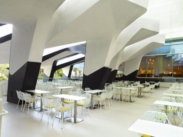 城市中心的詠嘆調(diào)池畔酒吧設(shè)計(jì)效果圖欣賞