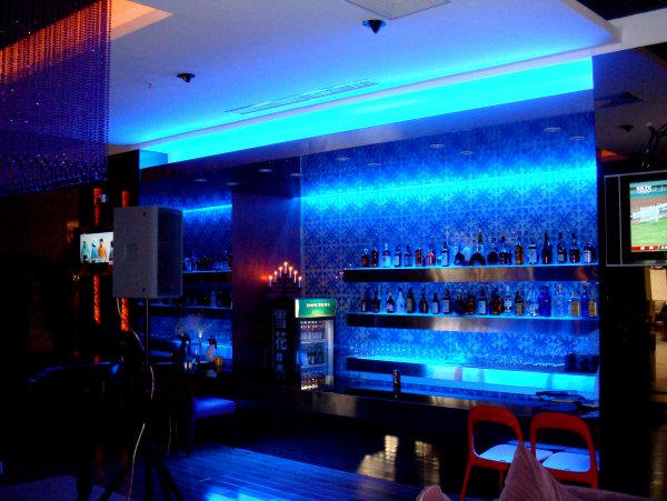 潮流前線  上海虹口個(gè)性酒吧設(shè)計(jì)說(shuō)明