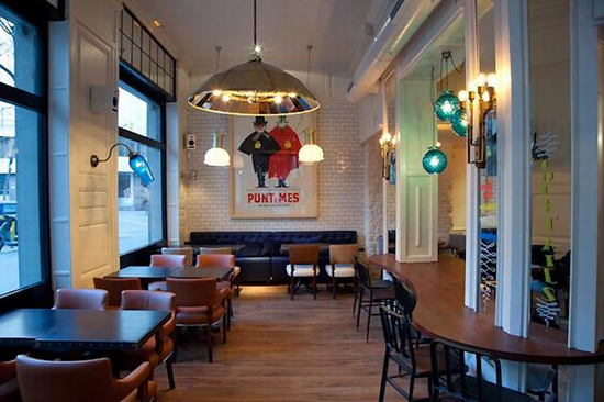 巴塞羅那風(fēng)情主題酒吧設(shè)計(jì)說(shuō)明