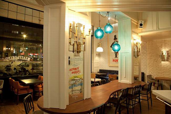 巴塞羅那風(fēng)情主題酒吧設(shè)計(jì)說(shuō)明