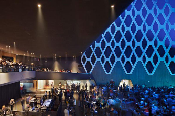 創(chuàng)意星空   墨西哥El Plaza Condesa音樂酒吧設(shè)計(jì)欣賞