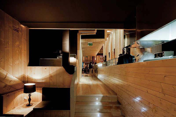 藝術(shù)空間  波爾圖 La Boheme 主題餐廳酒吧設(shè)計(jì)說(shuō)明