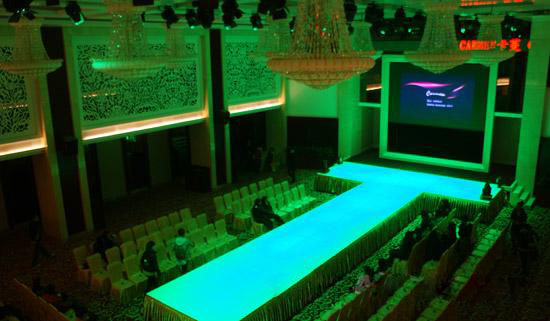 大型酒吧燈光設計實例  東莞演藝吧舞臺燈光設計圖欣賞