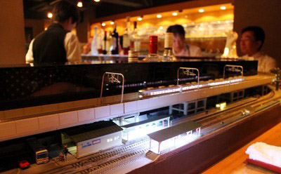鐵路主題酒吧設(shè)計(jì)欣賞  東京鐵路迷的最愛