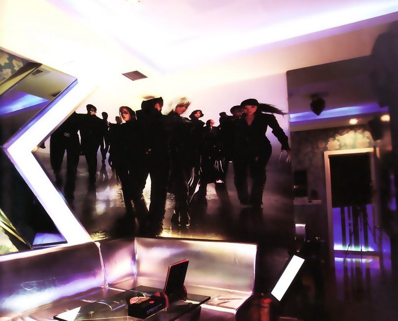 深圳鴻巢量販?zhǔn)終TV設(shè)計(jì)效果圖 很有畫(huà)面感