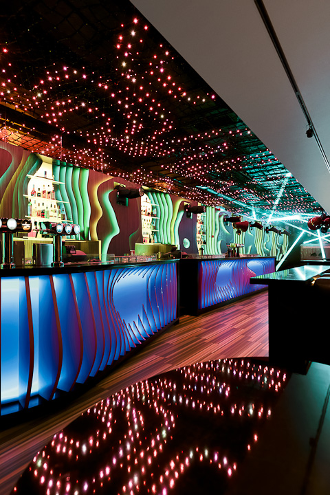 芬蘭 FAT LADY 夜總會設(shè)計實(shí)景欣賞 歡迎步入奇幻世界