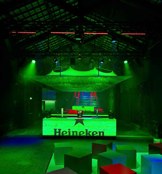 未來(lái)主題酒吧設(shè)計(jì)