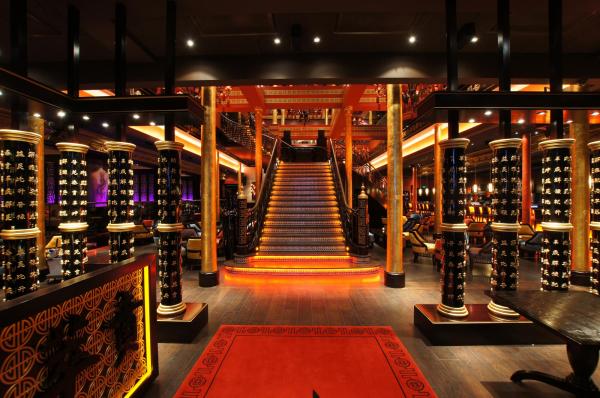 圣彼得堡佛陀酒吧設計 令人思緒神游