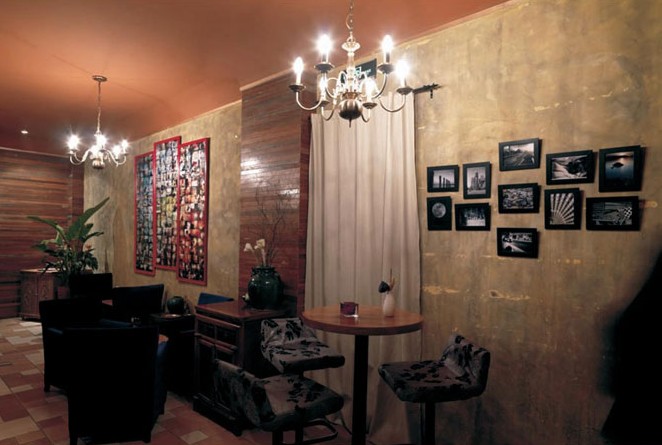 展現(xiàn)獨特的西域風(fēng)情 上海石榴酒吧設(shè)計圖欣賞