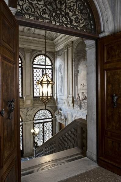 羅馬教堂私人會(huì)所設(shè)計(jì)高貴而莊嚴(yán)