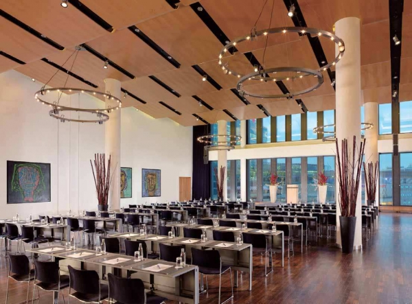 柏林庫(kù)達(dá)姆大街瑞士酒店設(shè)計(jì)賞析