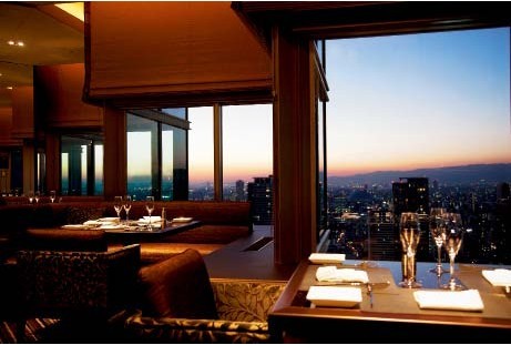 體驗(yàn)Tavola 36云中餐廳