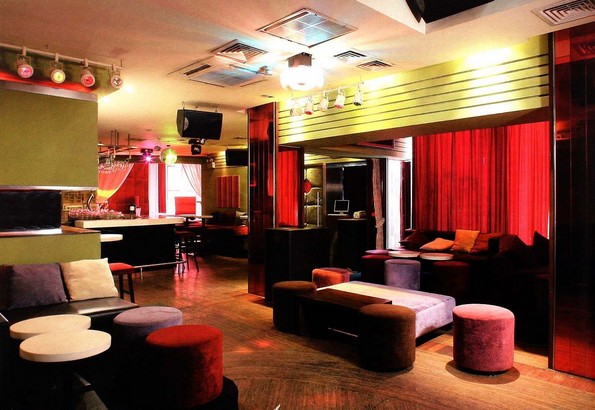 集中了各種鮮艷的顏色 MINT酒吧設(shè)計(jì)效果圖欣賞