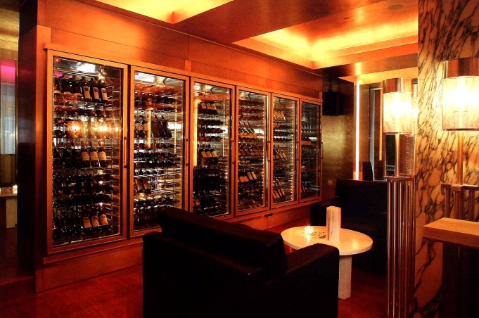 陸唯軒保險庫酒吧設(shè)計 復(fù)古的造型是其最大的特點