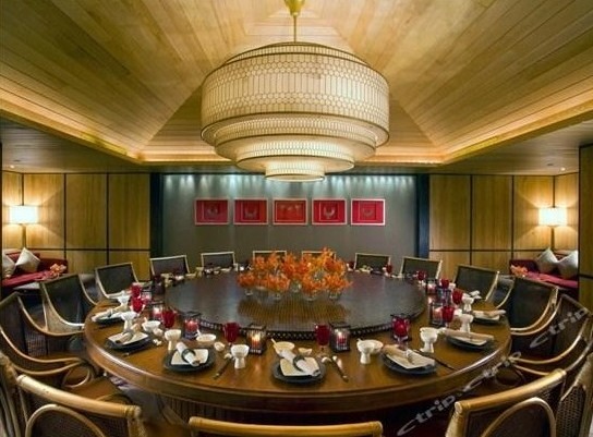 現(xiàn)代時(shí)尚會(huì)所設(shè)計(jì)