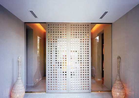 東京郊外私人會(huì)所洗浴中心設(shè)計(jì)欣賞