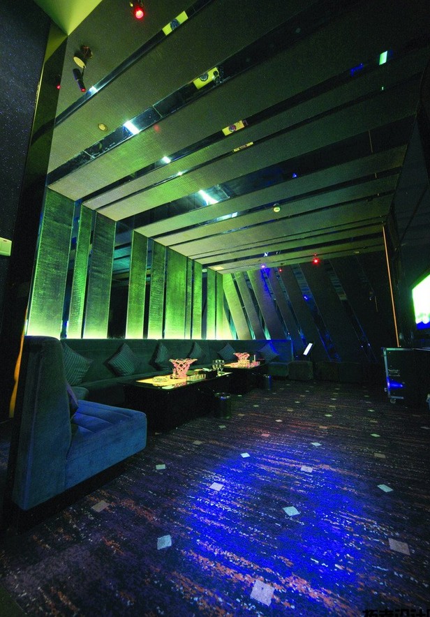 富有神秘色彩的夢幻KTV設(shè)計效果圖