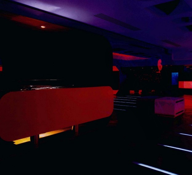 科幻風(fēng)格酒吧設(shè)計