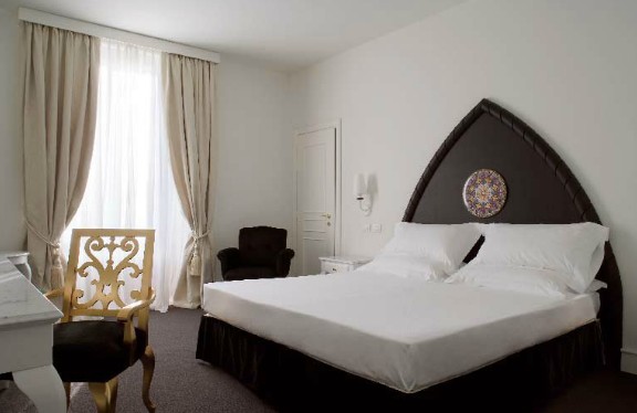 尤娜中央宮殿酒店設(shè)計(jì)