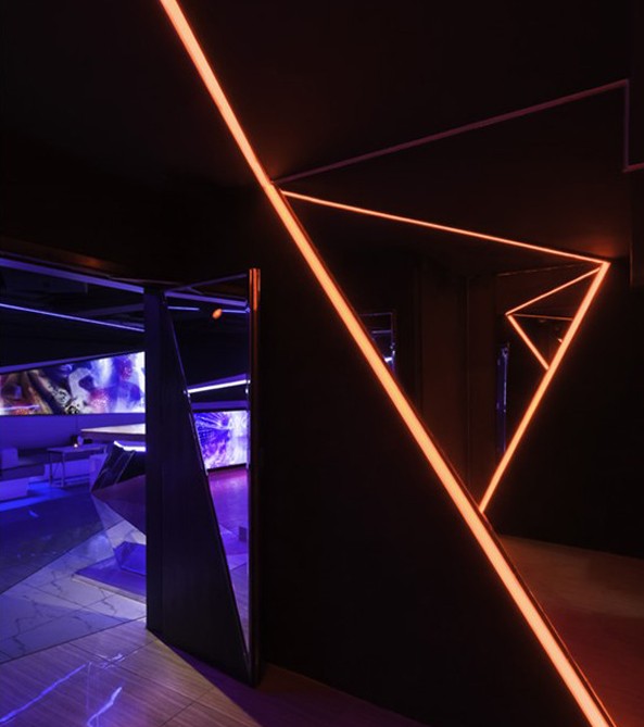 爆發(fā)及炫耀光芒 香港Nova酒吧設(shè)計(jì)