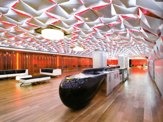 蒙特利爾藝術(shù)廣場(chǎng)沙龍酒吧設(shè)計(jì)欣賞